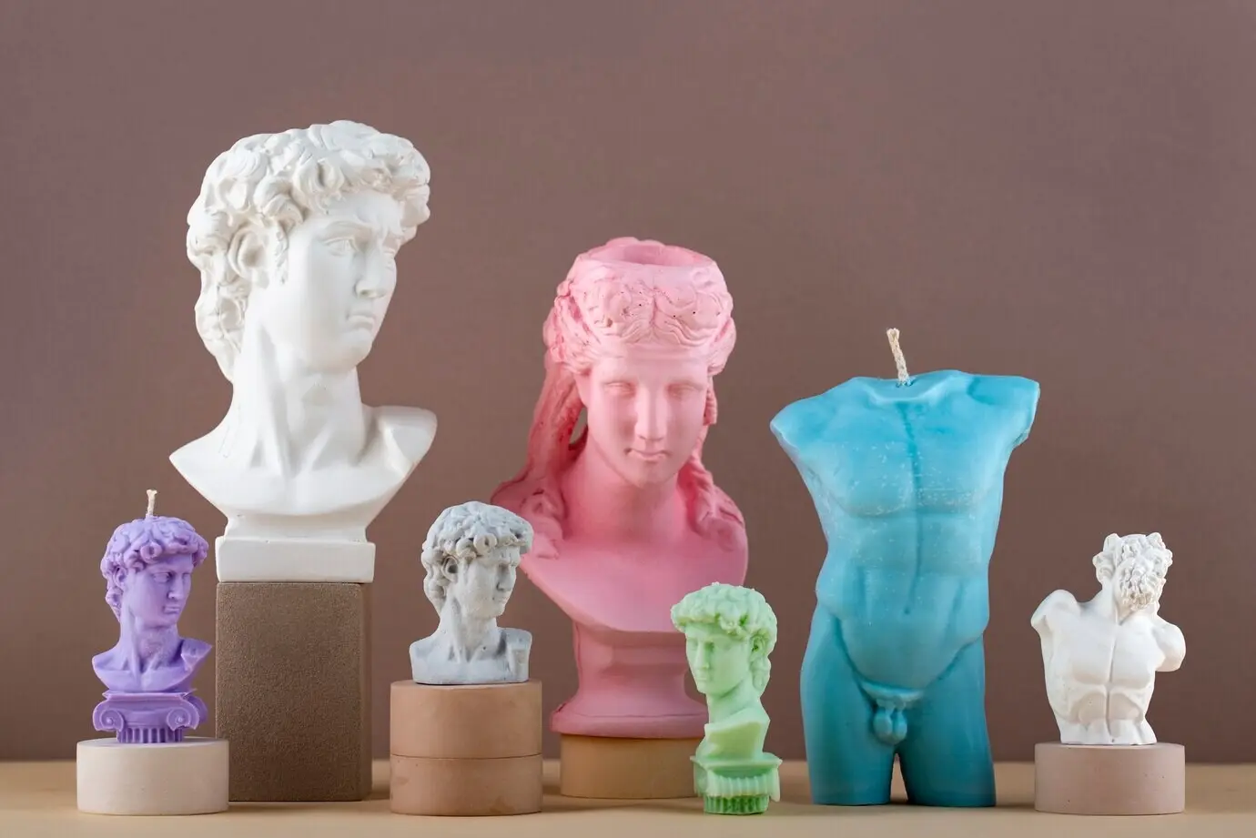 Schöne Schnitzerei einer römischen Figur